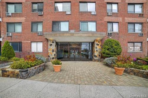6k-25 Lake St, White Plains, NY, 10603-4009 | Card Image