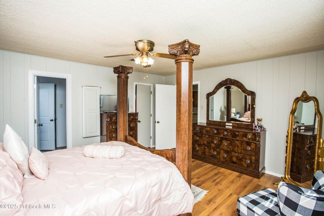 504 Avenue C, House other with 3 bedrooms, 2 bathrooms and null parking in Olton TX | Image 9