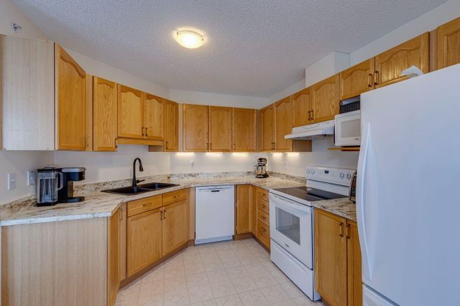 3306 - 3000 Sienna Park Green Sw, Home with 2 bedrooms, 2 bathrooms and 1 parking in Calgary AB | Image 15