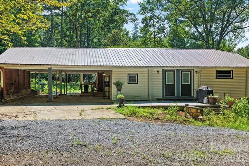 548 Cherry Mountain St, Forest City, NC, 28043-3011 | Card Image