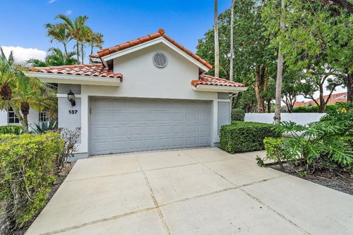 137 Eagleton Ct, Palm Beach Gardens, FL, 33418-8051 | Card Image