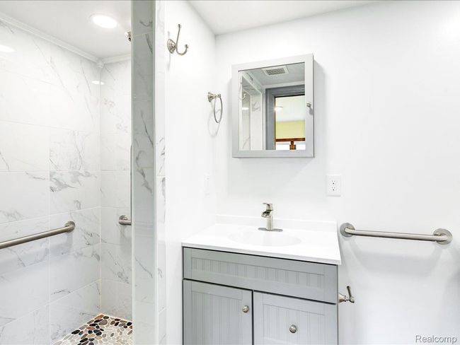 17-4437 Atkins Rd (17).jpg | Image 16