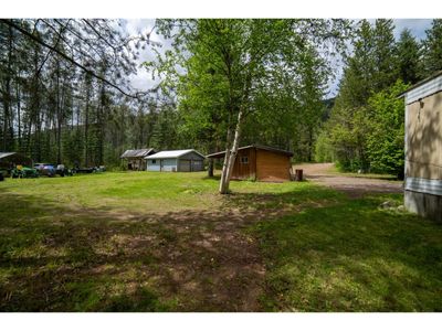 1 - 8135 Highway 95, House other with 2 bedrooms, 1 bathrooms and null parking in Kingsgate BC | Image 2