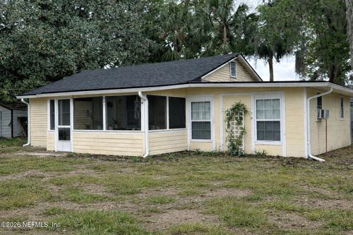 821 Cove St, Green Cove Springs, FL, 32043-3209 | Card Image