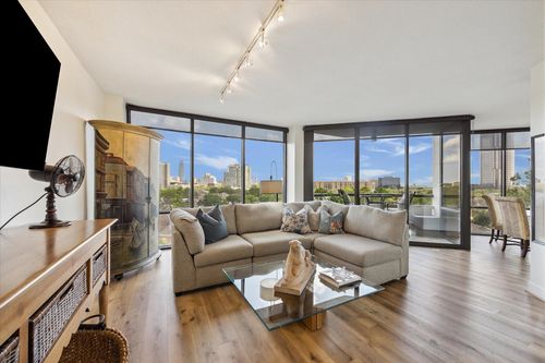 unit-701-1111 Bering Dr, Houston, TX, 77057-2320 | Card Image
