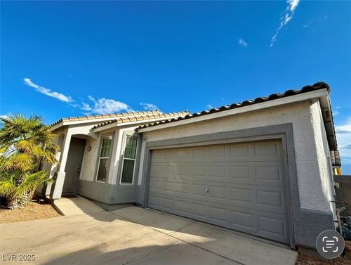 4936 Droubay Dr, Las Vegas, NV, 89122-8131 | Card Image