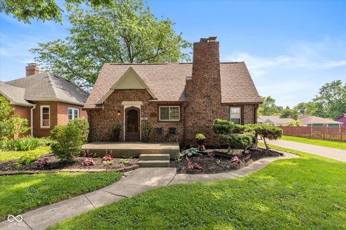 943 Lesley Ave, Indianapolis, IN, 46219-4425 | Card Image