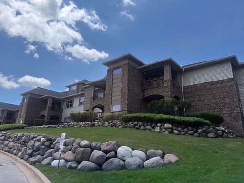 103-3053 W Drexel Avenue, Franklin, WI, 53132 | Card Image