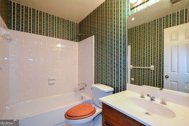 154 Waverly Dr, Condo with 3 bedrooms, 2 bathrooms and null parking in Alpharetta GA | Image 28