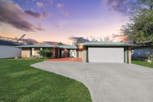 3906 Dolphin Ln, La Porte, TX, 77571-7327 | Card Image