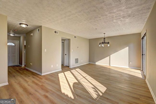 288 Country Club Dr, Townhouse with 3 bedrooms, 3 bathrooms and null parking in jonesboro GA | Image 6