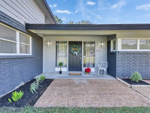 2011 Durrain Ferry Rd, Baytown, TX, 77520-6349 | Card Image