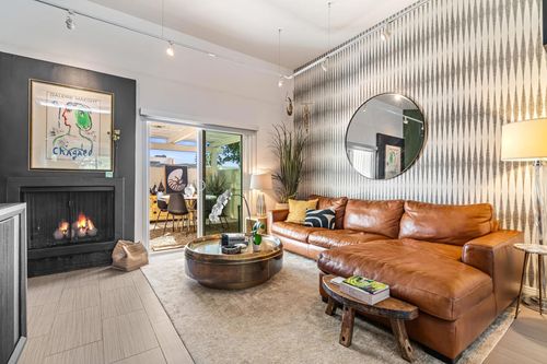 1525 Spyglass Plz, Palm Springs, CA, 92264-3830 | Card Image