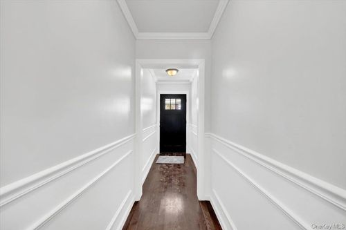 837 Penfield Street, New York, NY, 10470 | Card Image