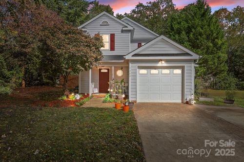 9348 Amy Dr, Charlotte, NC, 28213-3765 | Card Image