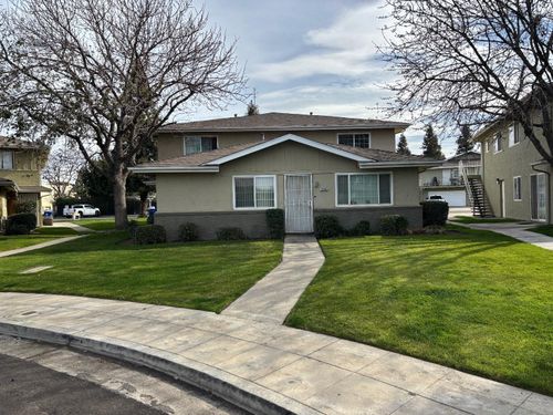2231 Sylmar Ave, Clovis, CA, 93612-3542 | Card Image