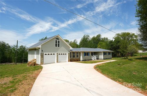 2019 Kingston Rd, Kingstown, NC, 28150-8665 | Card Image