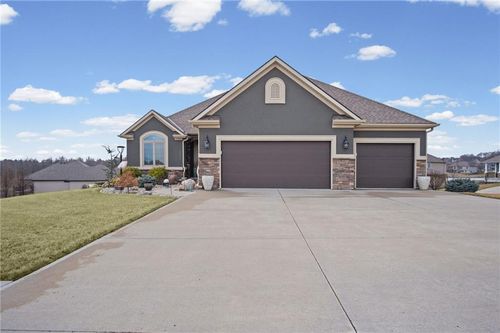 4600 Greystone Dr, Saint Joseph, MO, 64505-8606 | Card Image