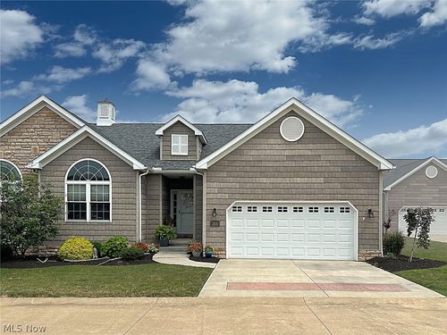 203 Leeward Ct, Vermilion, OH, 44089-2591 | Card Image