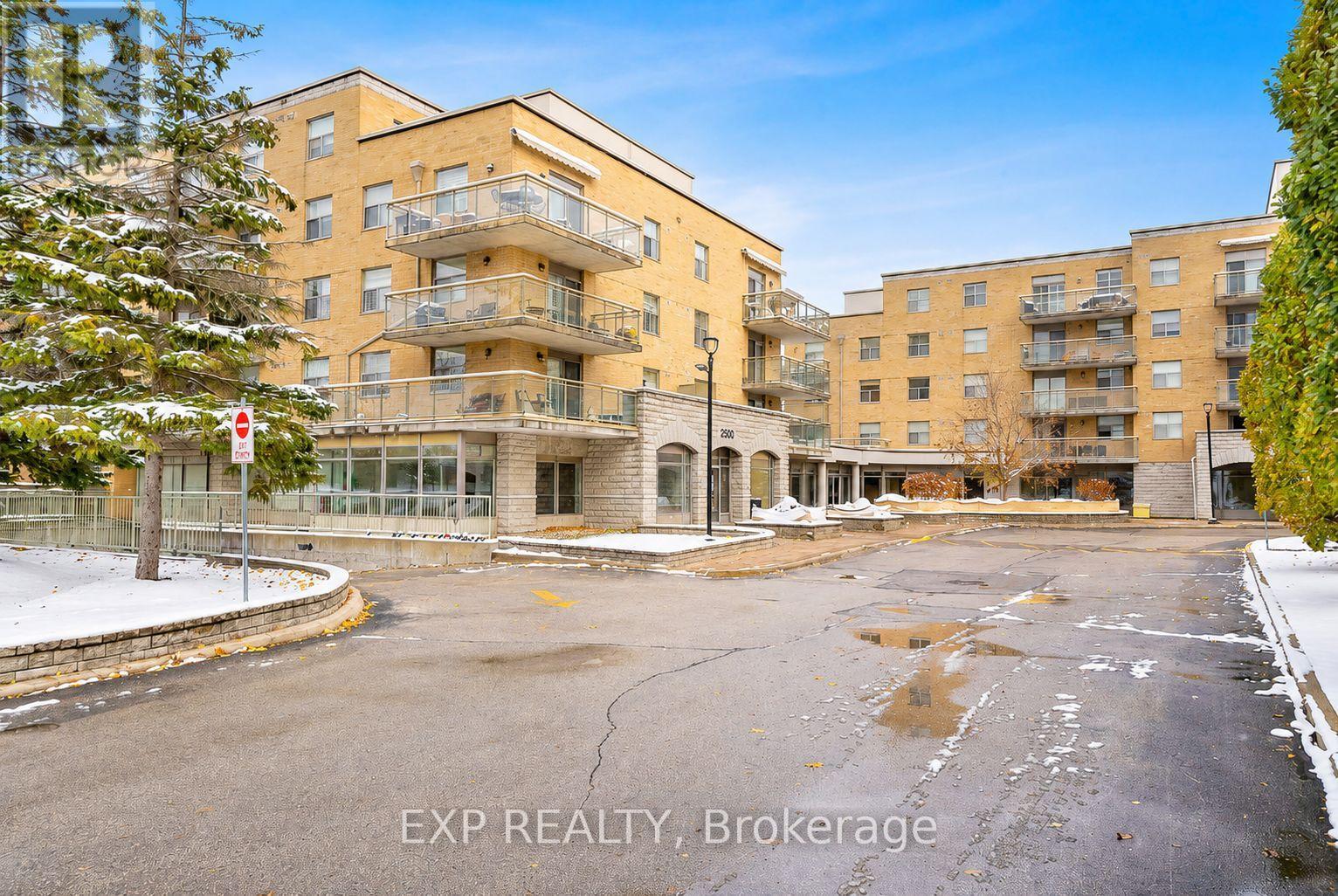 Residential in Vaughan (Maple) 3