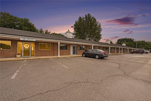 4112 Ne Vivion Rd, Kansas City, MO, 64119-2811 | Card Image
