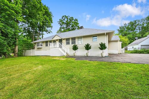 96 Galloway Rd, Warwick, NY, 10990-1718 | Card Image