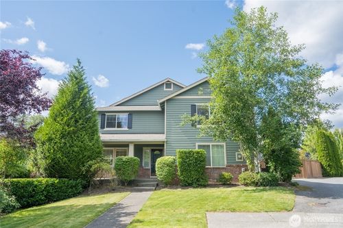 22306 Ne 100th Way, Redmond, WA, 98053-7695 | Card Image