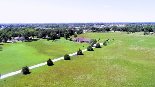 63320 E 293 Rd, Grove, OK, 74344-7075 | Card Image