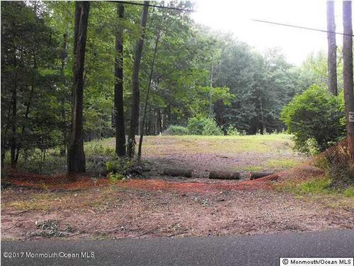 2 Huneke Way, MILLSTONE TOWNSHIP, NJ, 08535-1314 | Card Image