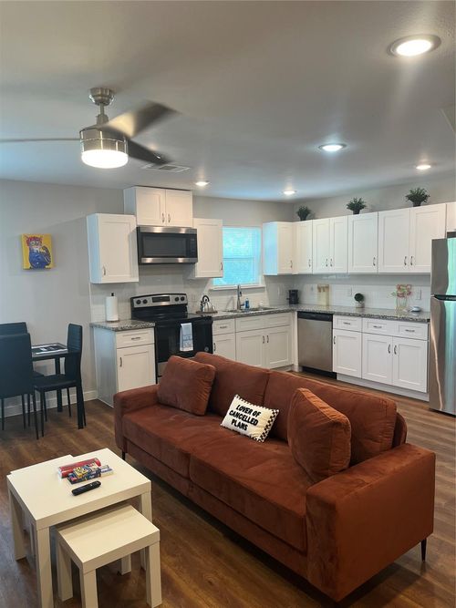 a-8330 Parker Rd, Houston, TX, 77078-1721 | Card Image
