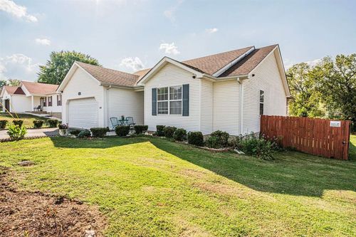 703 Fern Hill St, Bowling Green, KY, 42101-4449 | Card Image