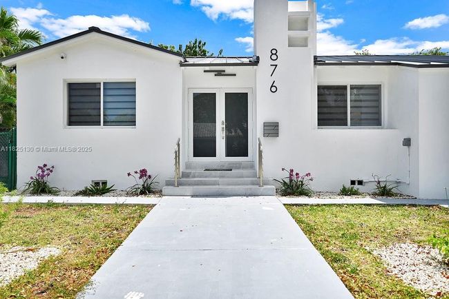 876 Ne 81 St St, House other with 3 bedrooms, 2 bathrooms and null parking in Miami FL | Image 8