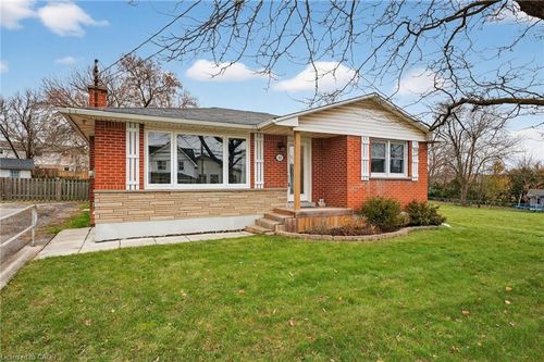 163 St Catharines St, Smithville, ON, L0R2A0 | Card Image