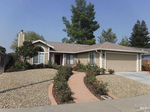 312 Larkspur Dr, Vacaville, CA, 95687-7316 | Card Image
