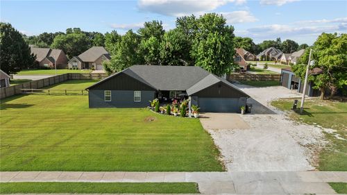 1537 Wagon Wheel Rd, Springdale, AR, 72762-7052 | Card Image