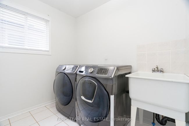 17 Carmichael Crt, House other with 4 bedrooms, 4 bathrooms and 4 parking in Orillia ON | Image 16