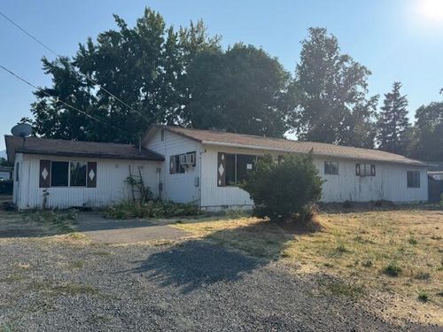 877 Garfield St, Medford, OR, 97501-4465 | Card Image