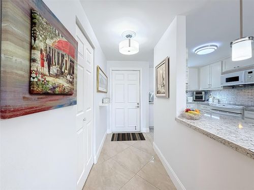 305-6200 Nw 44th St, Lauderhill, FL, 33319-4479 | Card Image