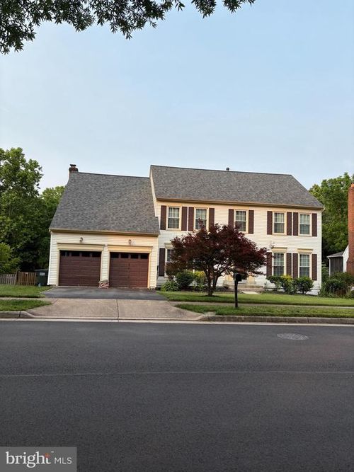 13917 Valley Country Dr, CHANTILLY, VA, 20151-3644 | Card Image