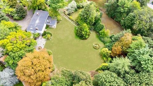 24 Essex Rd, Chestnut Hill, MA, 02467-1317 | Card Image