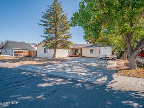747 E Peak Ln, Gardnerville, NV, 89460-8141 | Card Image