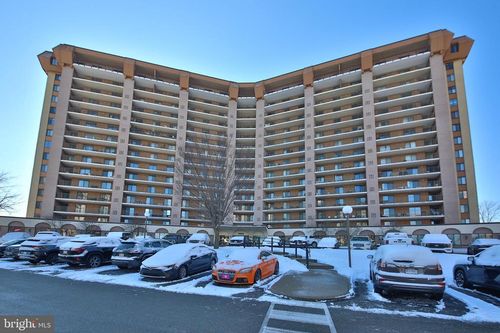 512-10512 Valley Forge Cir, KING OF PRUSSIA, PA, 19406-1181 | Card Image