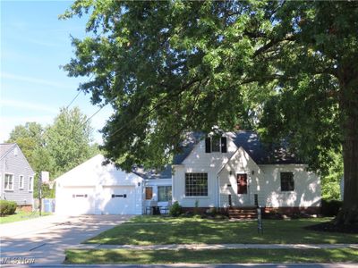 24360 Maple Ridge Road, House other with 3 bedrooms, 2 bathrooms and null parking in North Olmsted OH | Image 1