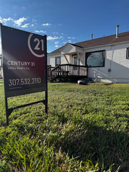 133 14th Ave, Torrington, WY, 82240-3301 | Card Image