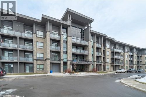 315-35 Southshore Cres, Stoney Creek, ON, L8E0J2 | Card Image