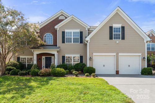 3527 Glenfield Ln, Clemmons, NC, 27012-7916 | Card Image