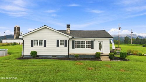 332 Holstein Dr, La Follette, TN, 37766-5220 | Card Image