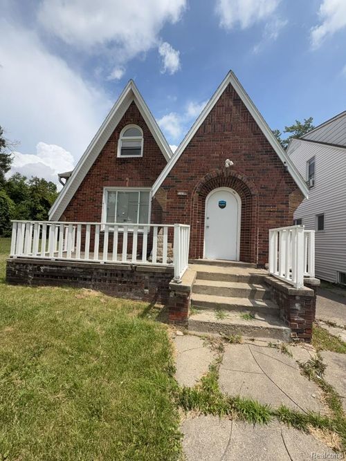 9164 Mendota St, Detroit, MI, 48204-2649 | Card Image