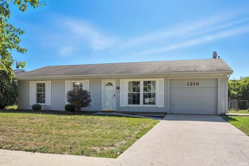 1216 Applewood Rd, Fort Wayne, IN, 46825-3710 | Card Image