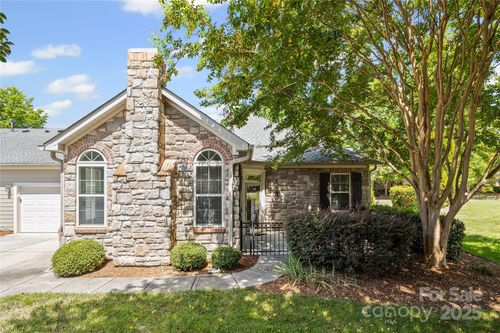 811 Ledgestone Ct, Tega Cay, SC, 29708-6517 | Card Image